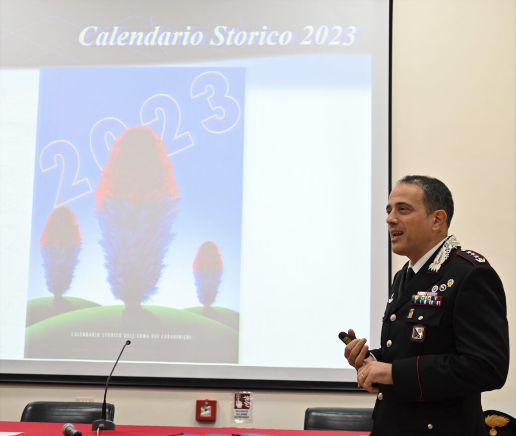 Catanzaro: è stato presentato oggi il Calendario storico dell'Arma dei  Carabinieri 2023 - S1 TV