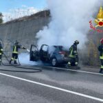 Crotone, incendio auto sulla statale 106